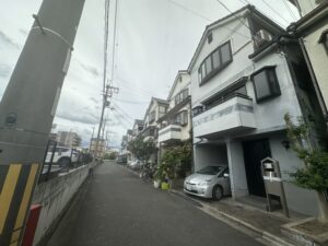 シティ南京終III（3階建て一戸建賃貸物件）(有)不動産アドバイザーが提供する賃貸物件情報 普通借家 【シティ南京終III】 　 奈良市南京終３丁目・３階建て一戸建賃貸物件　   ペット飼育相談可能（小型犬まで）・ 高齢者相談可能（６５歳まで）・  保証人無し相談可能（６５歳まで）・  生活保護受給者相談可能（５０歳まで）・  当社は！仲介手数料無料0円