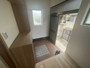 天理市平等坊 中古物件　玄関の写真