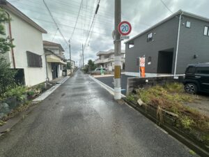 前面道路含む外観 街並み 和歌山県和歌山市 紀三井寺字中島新開